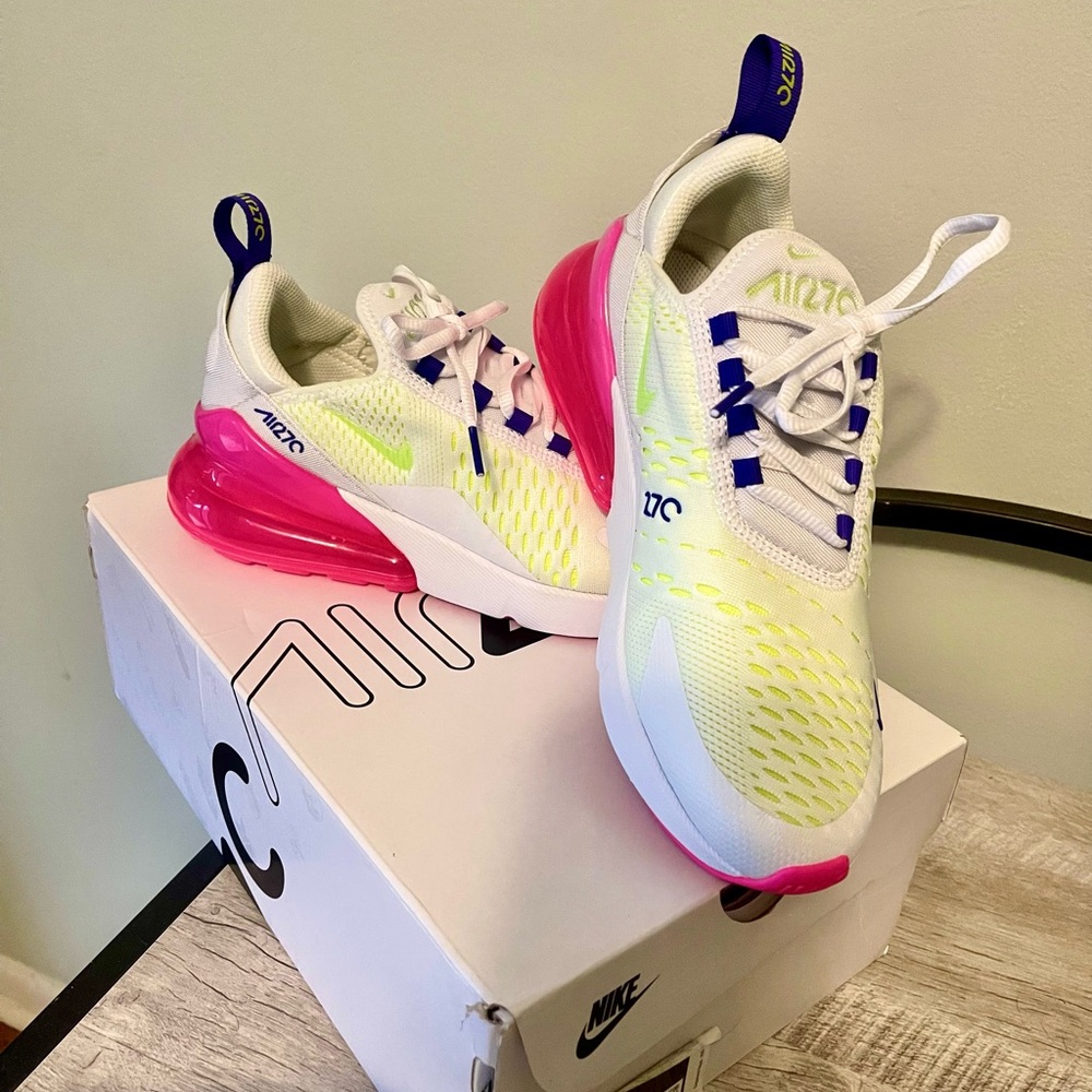 Nike Women’s Air Max 270 White/ Volt-T-Pink-Blast Size 7.5